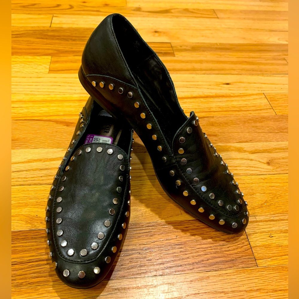 Bleecker & Bond Loafers Women’s size 7M Black Leather Slip On Flats Round Toe